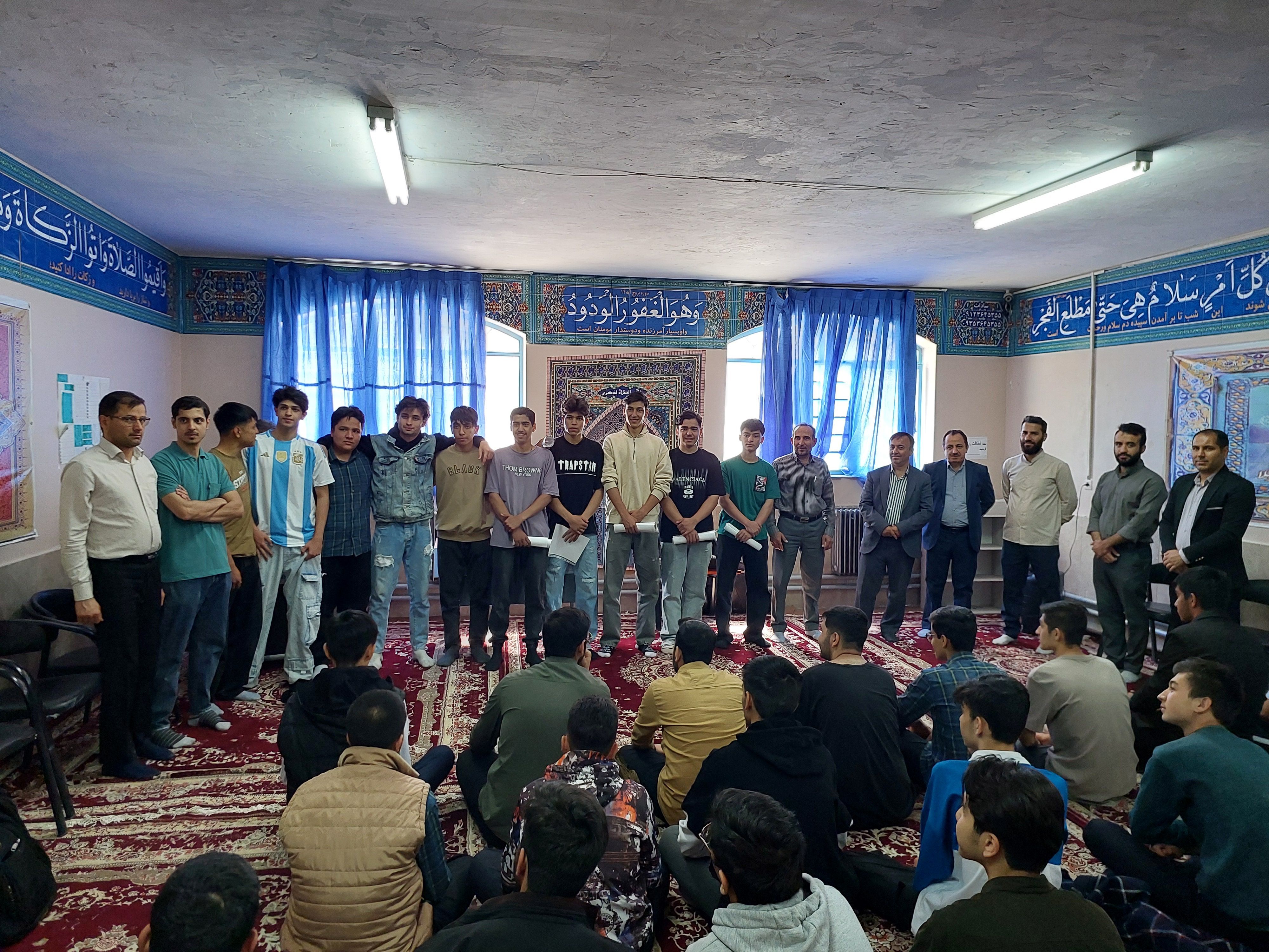 مراسم تجلیل از ستارگان دبیرستان عابدینی خرم ملارد 