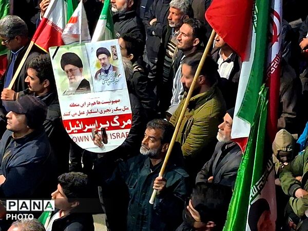 سی و سومین شب از انقلاب با شکوه مردم کاشمر