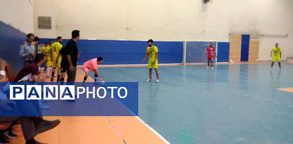  مسابقه فوتسال بین تیم‌های خبرنگاران و تیم آتش‌نشانان مشهد