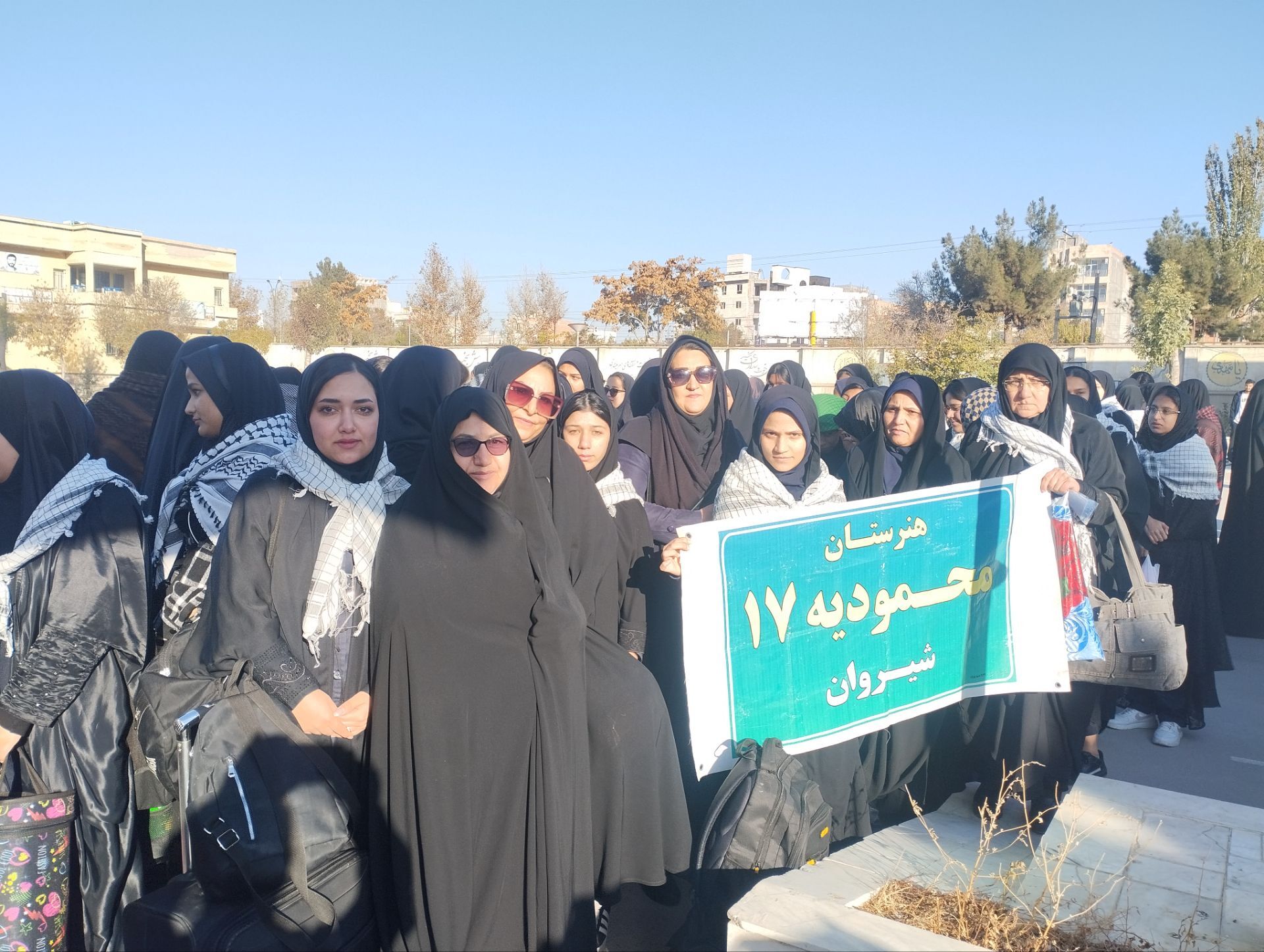 اعزام دانش‌آموزان دبیرستان‌های دخترانه شهرستان شیروان دوره متوسطه دوم به اردوری راهیان نور مناطق جنوب کشور