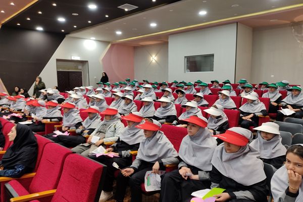 اجرای طرح «وارنیش  فلوراید تراپی » در مدارس ابتدایی استان اردبیل