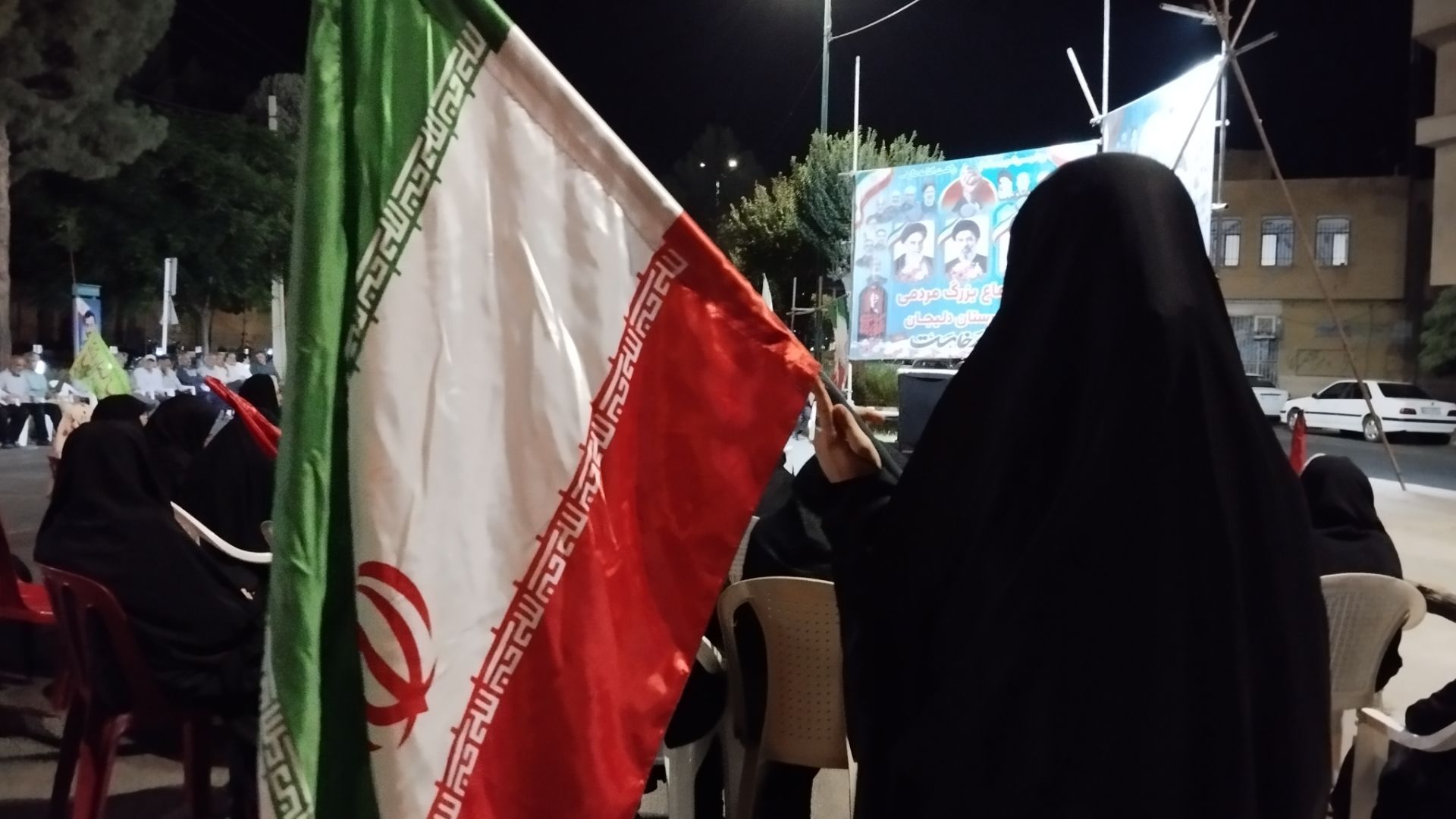 حضور دانش آموزان انقلابی در میدان بسیج شهر دلیجان