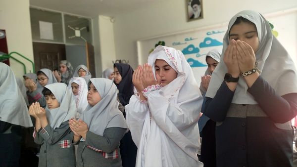 آغاز معنوی سال تحصیلی در نیایش ۲