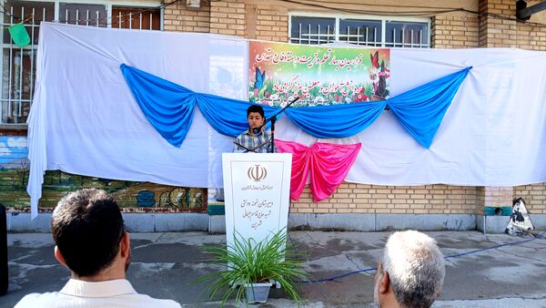 جشن جوانه ها در دبیرستان نمونه دولتی شهید حاج قاسم سلیمانی بن 