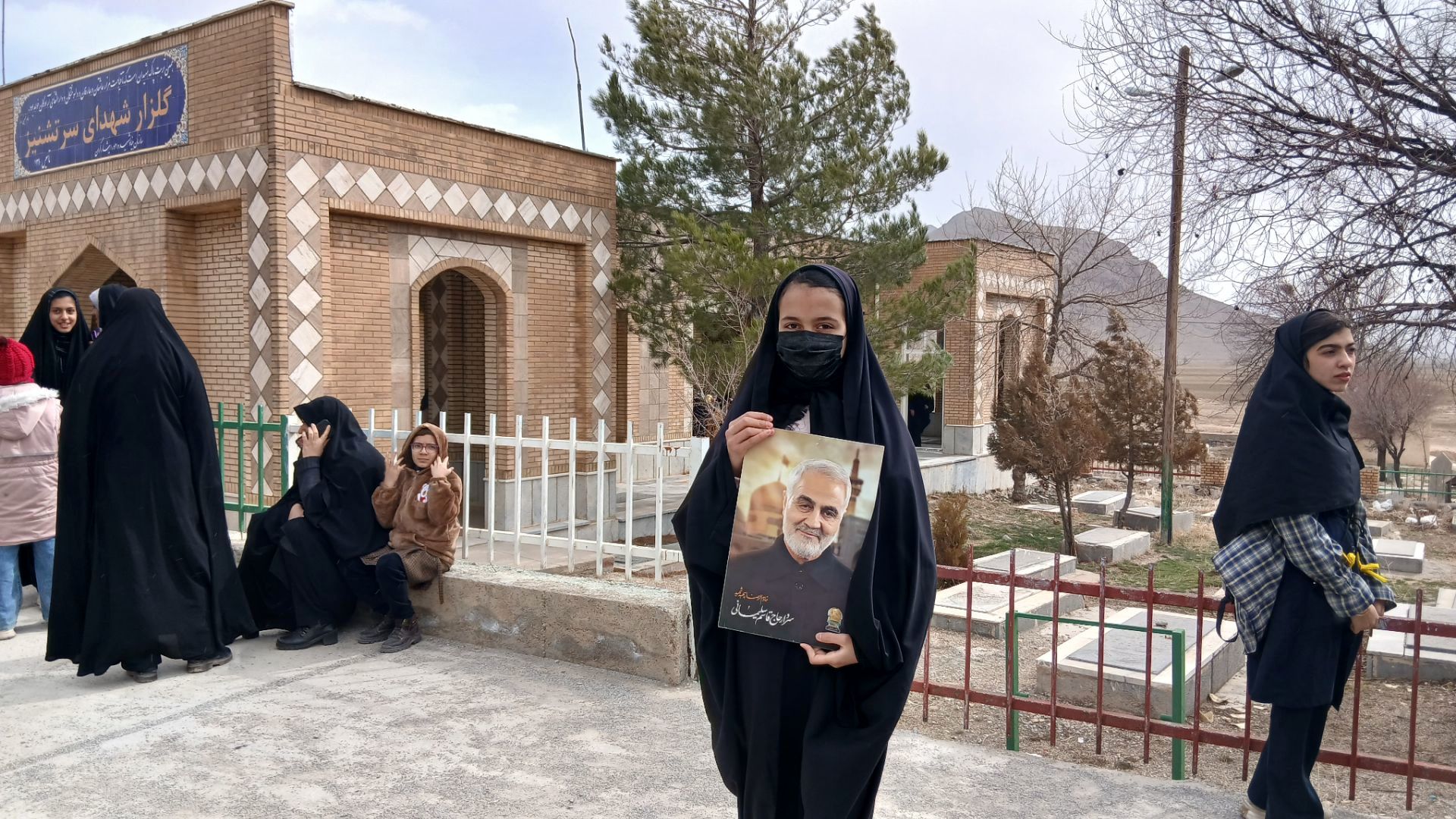 حضور پرشور اهالی روستای سرتشنیز در راهپیمایی ۲۲بهمن