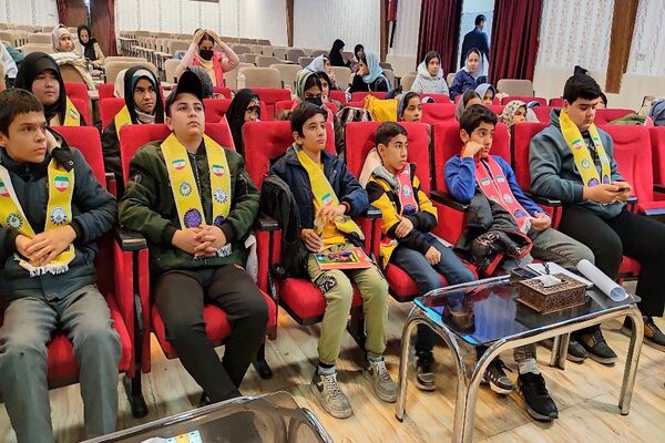 کلاس آموزشی خبرنگاری در کانون مهر تابان نیشابور