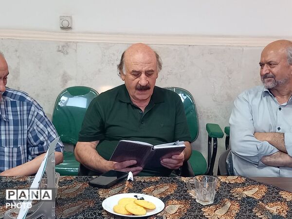  اربعین حسینی با نوای شعر در کتابخانه ولایت قرچک