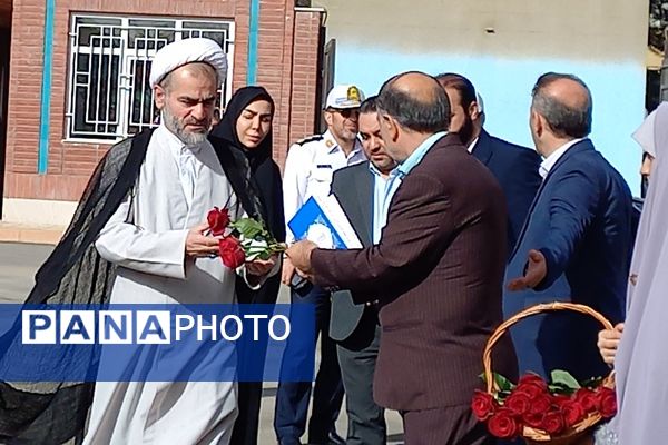 مراسم آغاز سال تحصیلی و نواختن زنگ مقاومت