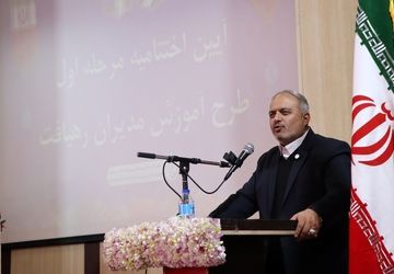 وظیفه تربیت و آموزش دانش‌آموزان برعهده مدیران و معلمین است