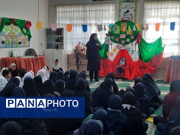 جشن انقلاب در آموزشگاه شهید رزمی