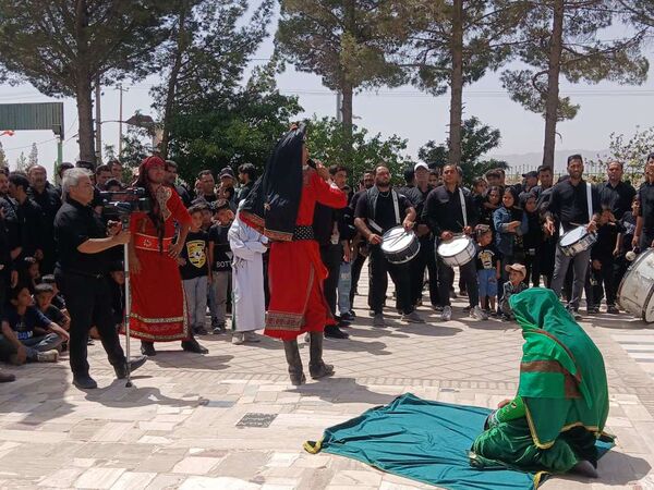 تعزیه‌خوانی اباعبدالله الحسین در روز عاشورای حسینی در روستای نقاب