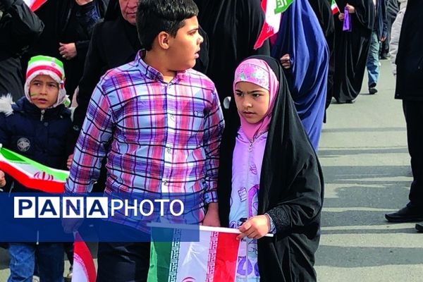 22بهمن در اسلامشهر؛ خیابان‌ها در آغوش انقلاب