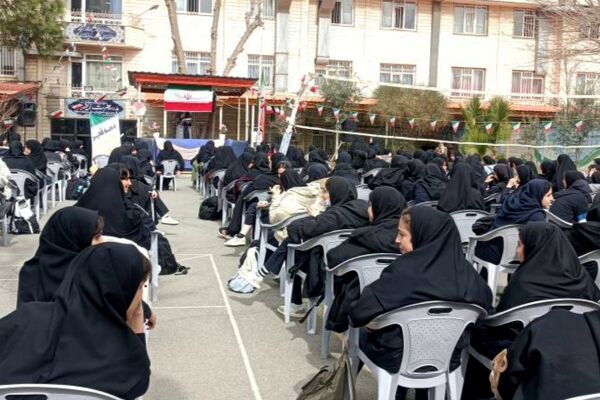  جشن ۲۲ بهمن در دبیرستان حضرت زینب(س) شهرری