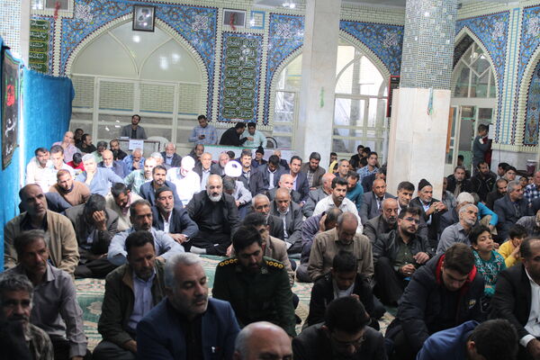 مدیرکل آموزش و پرورش استان در نماز جمعه شهربن