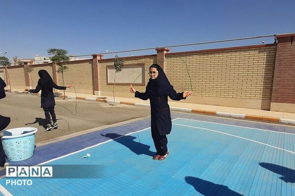 مسابقات ورزشی جام مهر در دبیرستان شهدای فراجا 