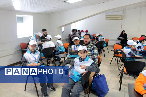 رقابت گروه‌های منتخب مدارس پسرانه استان قم در نخستین جشنواره سفیران سلامت 