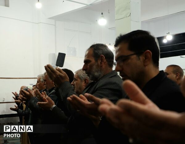 چهلمین روز شهادت دانش آموزان دبستان میناب و رهبر قائد امت 