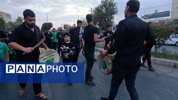 حضور مردم شهرستان نیم‌ور و محلات در پیاده‌روی جاماندگان اربعین