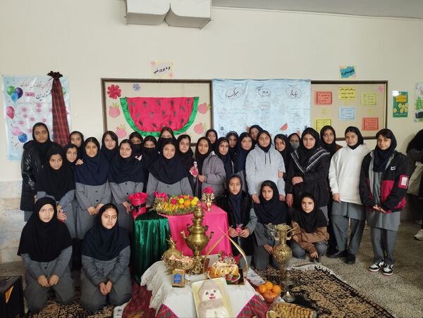 جشن یلدا در دبیرستان رفعت 
