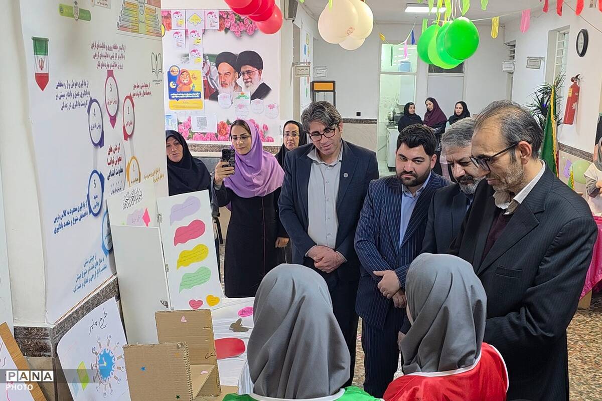 افتتاح جشنواره جابر ابن حیان در دبستان کوثر بهارستان‌دو