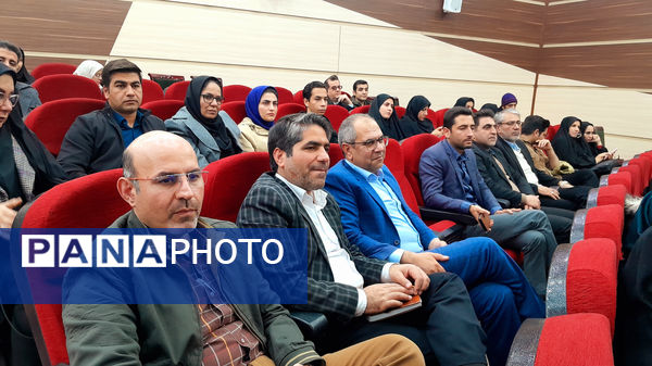 آیین تجلیل از پژوهشگران برگزیده کشوری و استانی اداره آموزش‌وپرورش استان اصفهان