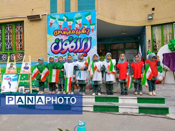  طنین زنگ انقلاب در مدرسه «طوبی» ناحیه ۶ مشهد