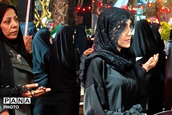 میدان هفت‌تیر بهارستان دو میزبان راهپیمایی شبانه مردم و فرهنگیان
