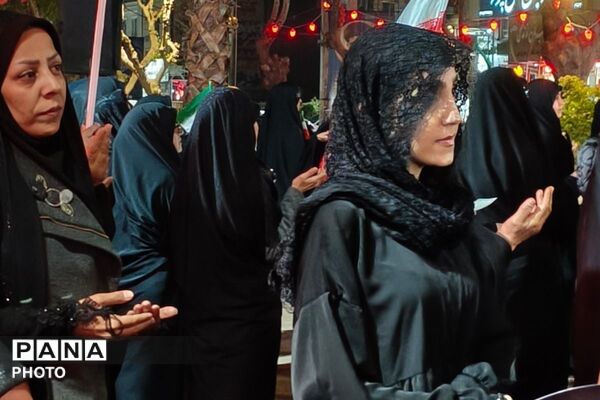 میدان هفت‌تیر بهارستان دو میزبان راهپیمایی شبانه مردم و فرهنگیان