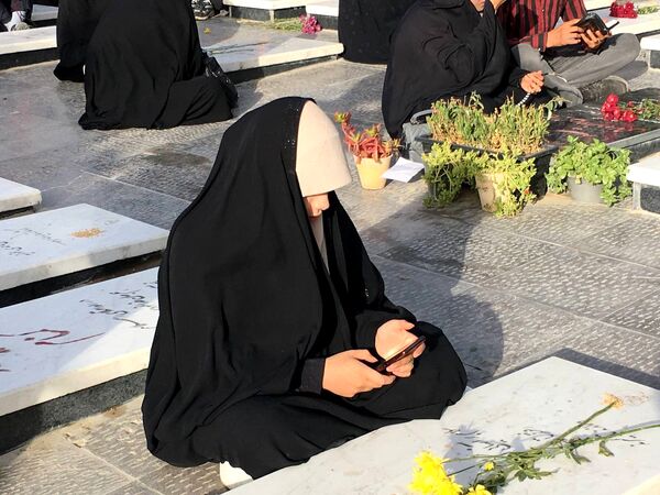 برپایی مراسم دعای عرفه در گلستان شهدای اصفهان