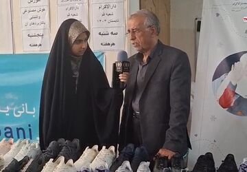 دستانی که مهربانی هدیه می‌دهند