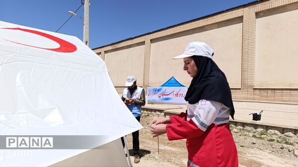 استقرار اردوگاه اضطراری توسط تیم دادرس پیشرفته هلال‌احمر
