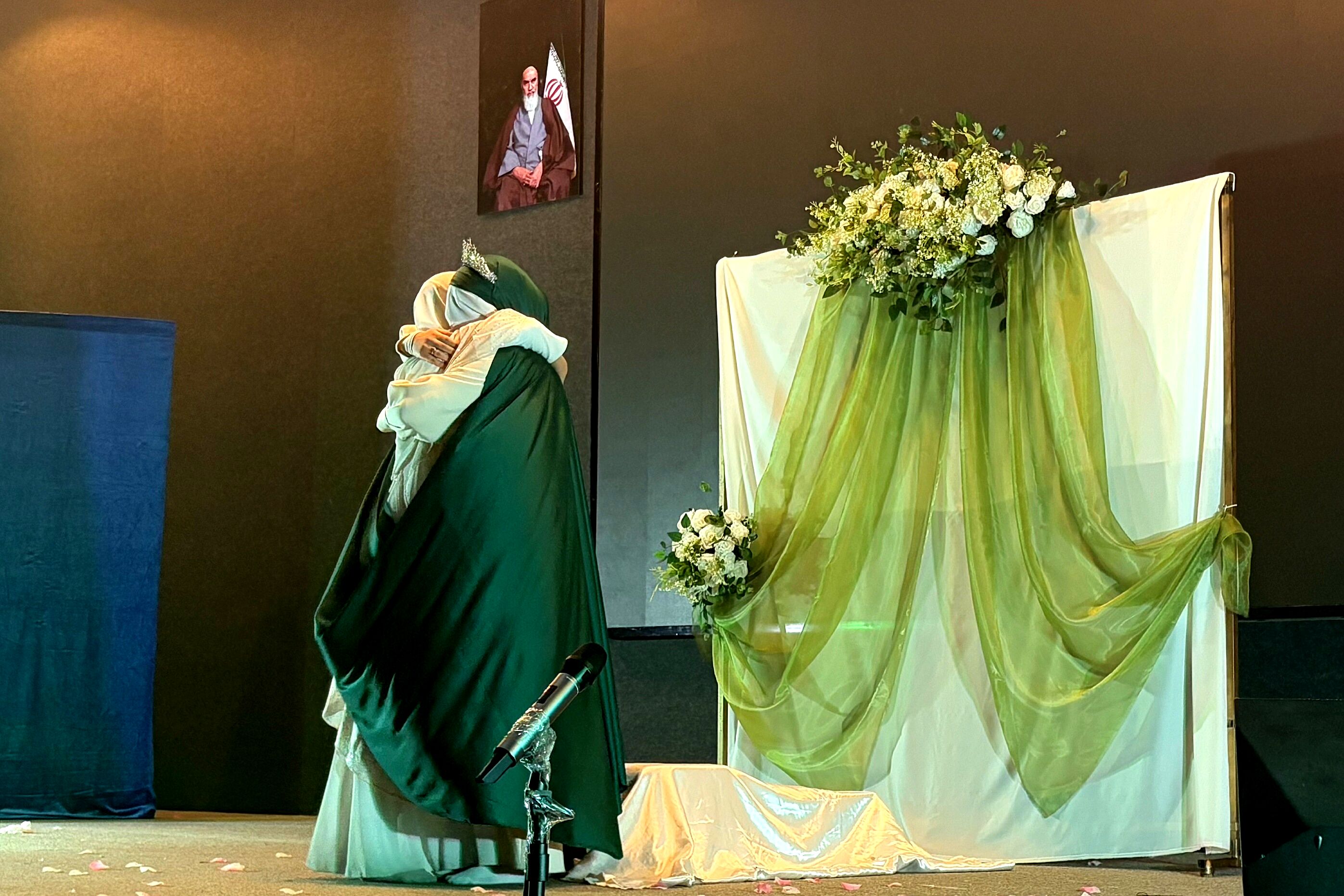 فریاد بی صدای شهادت حضرت زهرا(س) از سالن همایش اداره آموزش و پرورش شهرستان اسلامشهر به گوش رسید