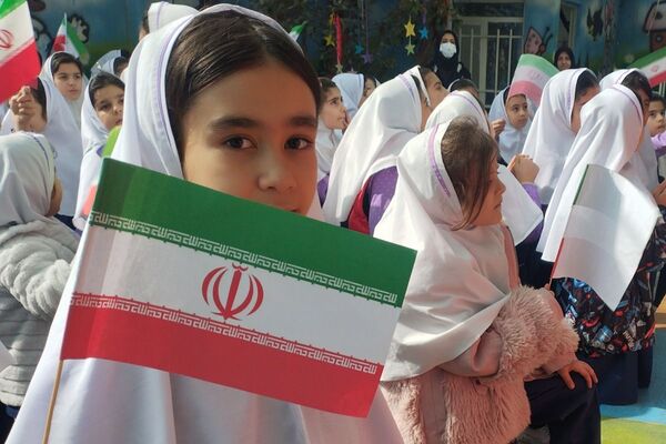 لبخند و شور نوجوانی، نشاط مدارس شهرستان قدس در ۱۳ آبان 