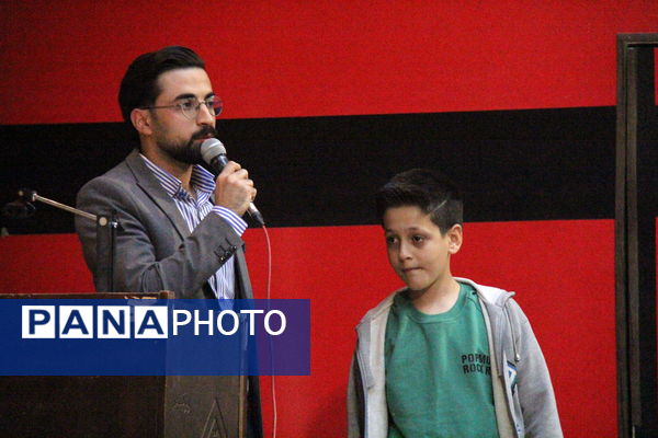 جشنواره هنرهای آوایی دانش‌آموزی یزد