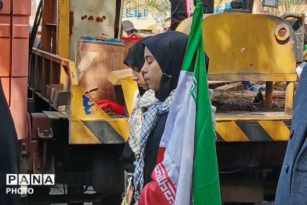 کبوتران عاشق به امام شهیدشان پیوستند