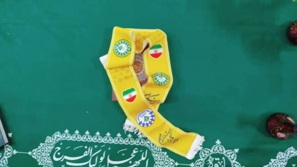 قاب‌های معنوی با شال‌های سازمانی بر سفره قرآن