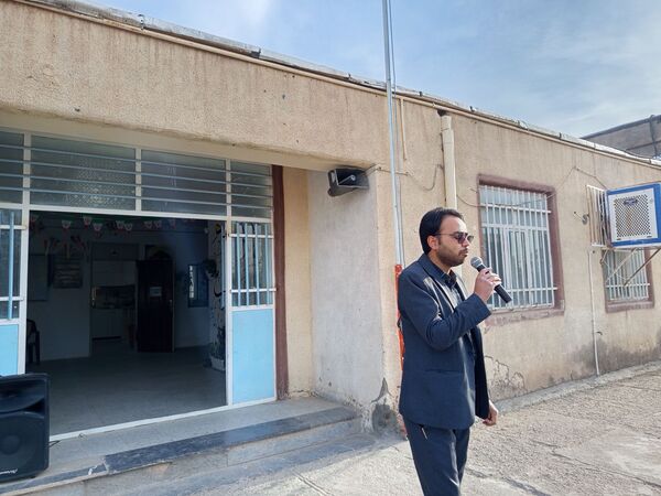 مراسم صبحگاهی در مدرسه پسرانه برادران ابراهیمی نیا