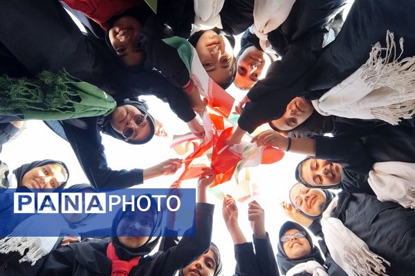 حضور پرشور دختران و پسران شهریار در روز استکبار ستیزی