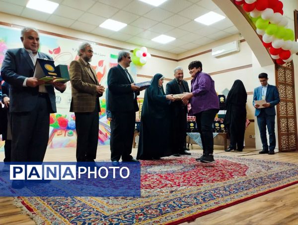 آیین اختتامیه سیزدهمین جشنواره نوجوان سالم و یاریگران زندگی استان مازندران
