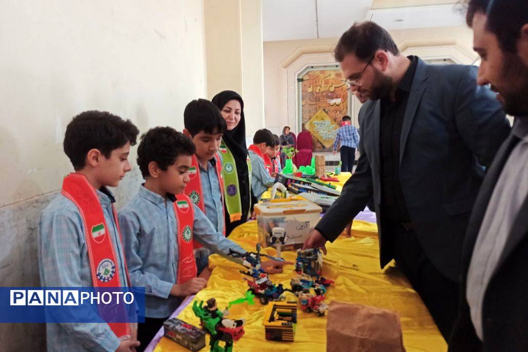 همایش نوجوانان پیشران گام دوم انقلاب اسلامی در شیراز