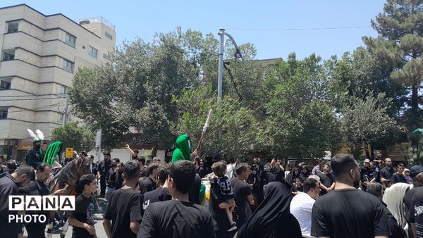قافله عزاداری ظهر تاسوعا به یاد علمدار کربلا