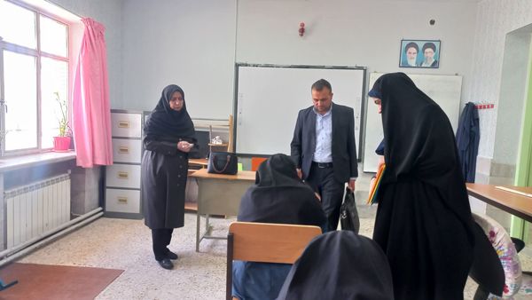 بازدید سرپرست اداره آموزش و پرورش استثنایی استان از روند برگزاری امتحانات نوبت دوم