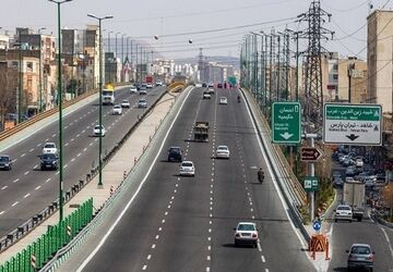ترافیک عادی و روان در تمامی معابر و بزرگراه‌های پایتخت