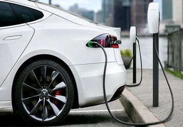 تجهیز جایگاه‌های سوخت به ایستگاه شارژ خودرو برقی