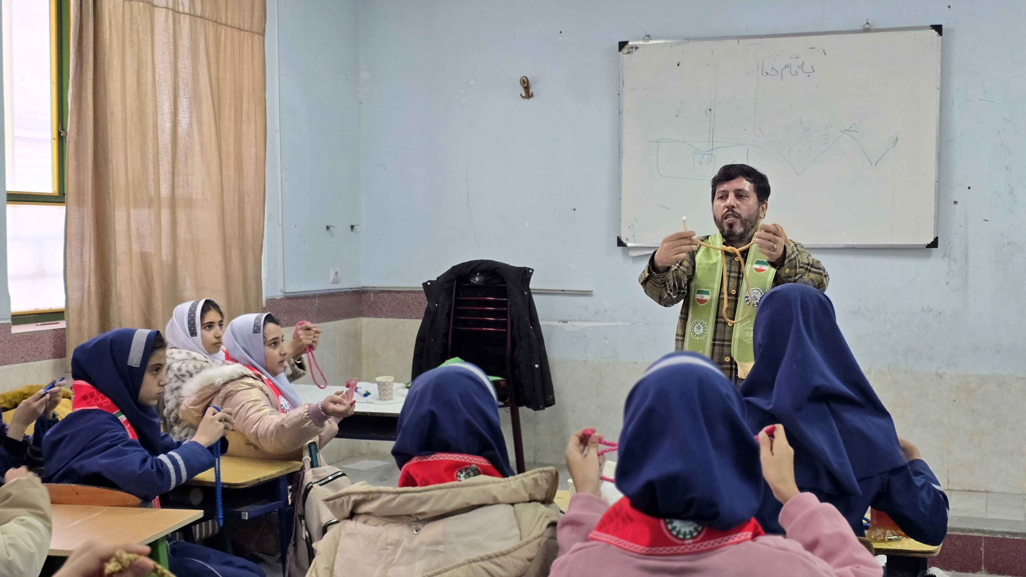 کارگاه آموزشی یاورمربیان پیشتازان سازمان دانش‌آموزی شهرستان نظرآباد