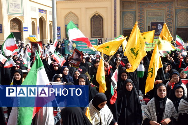 تجمع دانش‌آموزان شیرازی در حمایت از جبهه مقاومت