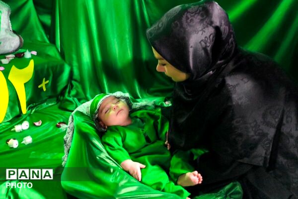 حضور مادران و نوزادان شش ماهه در همایش شیرخوارگان حسینی