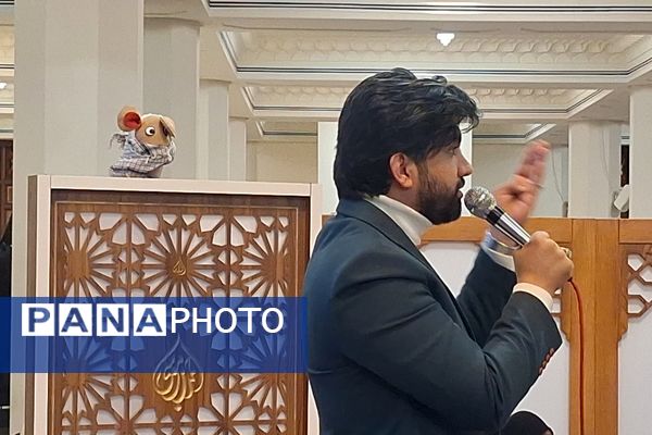 برگزاری جشن ۱۰۰۰ دانش‌آموز دختر روزه اولی در شیراز