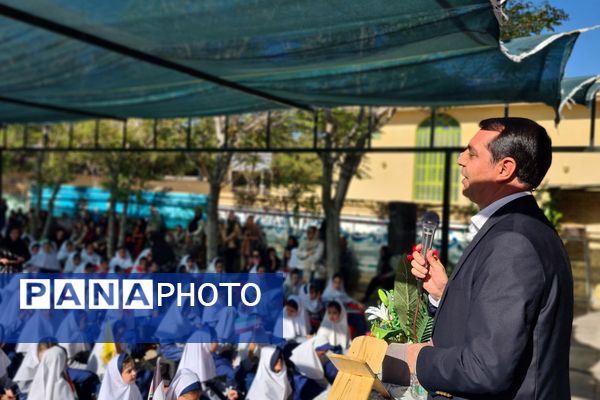 آیین نواختن زنگ ایثار و مقاومت در مدارس آباده