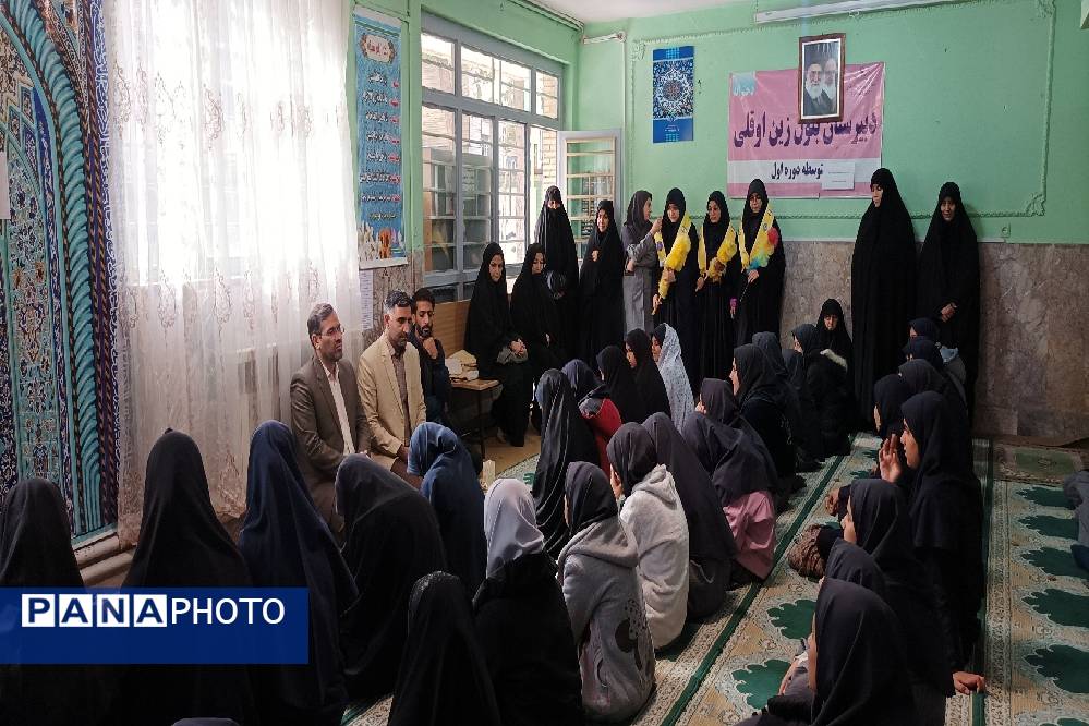 تقدیر از دانش‌آموزی که گوشواره‌اش را در طرح مشق همدلی اهدا کرد